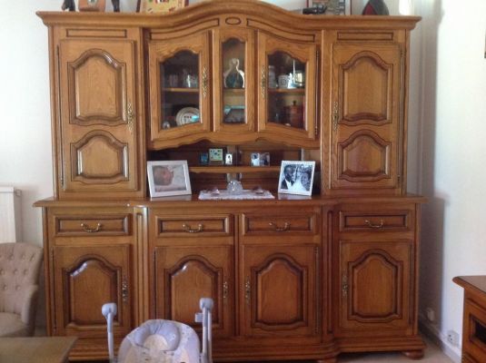 buffet vaisselier ancien vernis bois foncé Apt